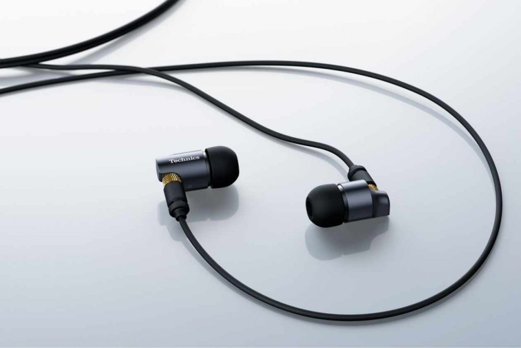 Neuer In-Ear-Kopfhörer EAH TZ700 von Technics