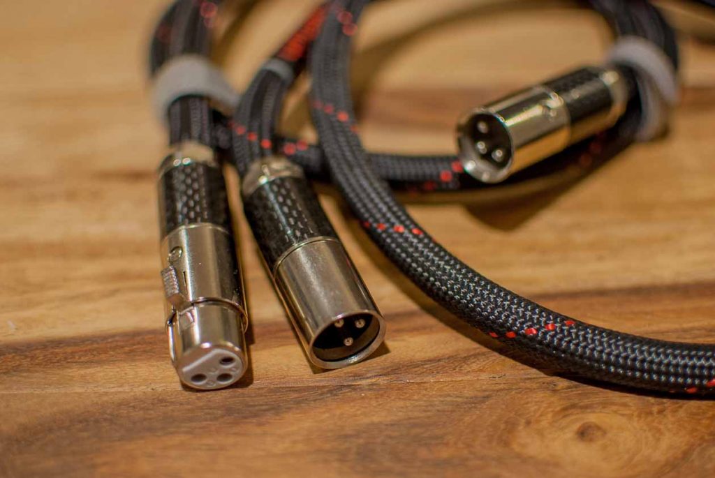 Stecker mit Carbongehäuse am Genuin Audio direct XLR Kabel 