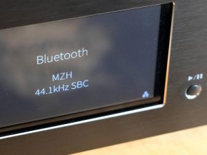 Bluetooth-Aktivierung des Plattenspieler Blue Aura PG 1 am Netzwerkspieler Cambridge Audio 851N