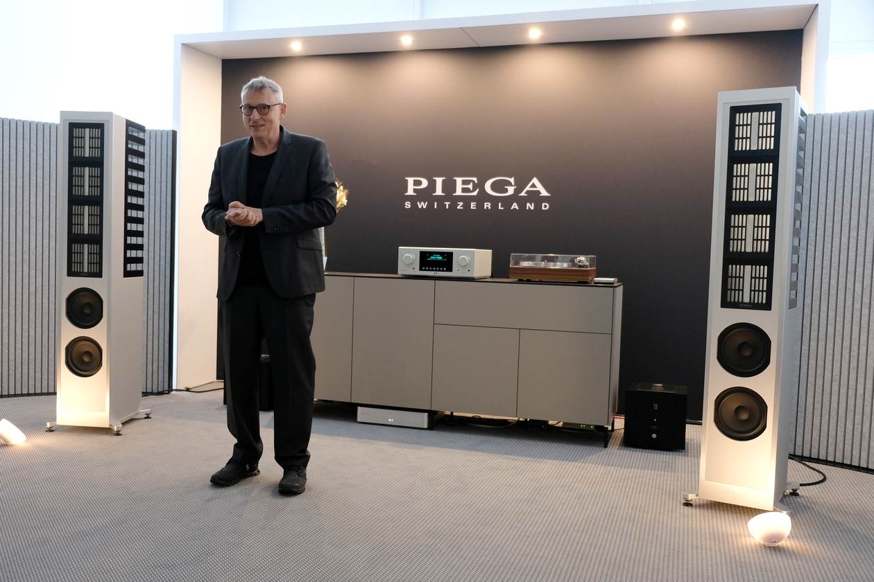 Roger Kessler präsentiert die Piega Masterline Source 2 Gen2 auf der High End 2023.