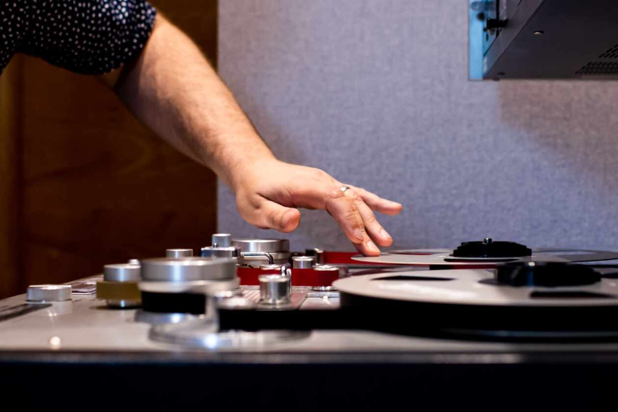 Fink-The-LowSwing-Sessions-06-Mastering-in-London