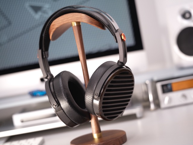 FiiO-FT7-lifestyle