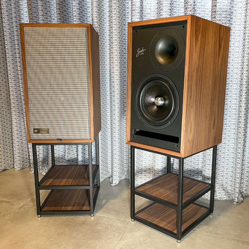 Pylon-Audio-JADE-10-Stoffblende-Systeme-Sockel-Fronten