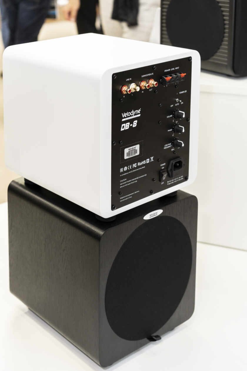 PM-Velodyne-deepblue-DB 8 Black-and-White