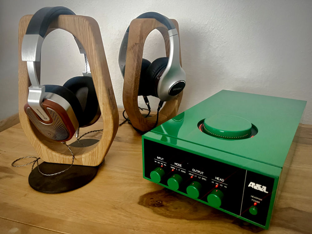 Alders-Lange-Headman-Front-rechts-Kopfhoerer-top-1