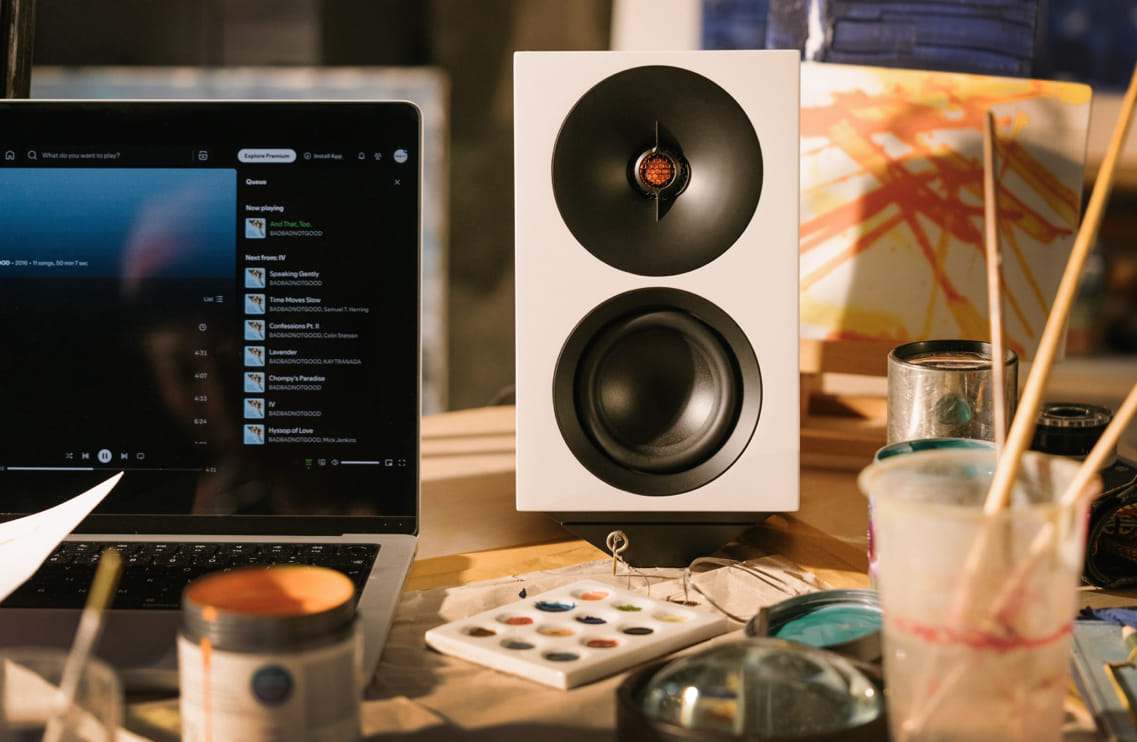 Cambridge-Audio-L-R-S-lifestyle