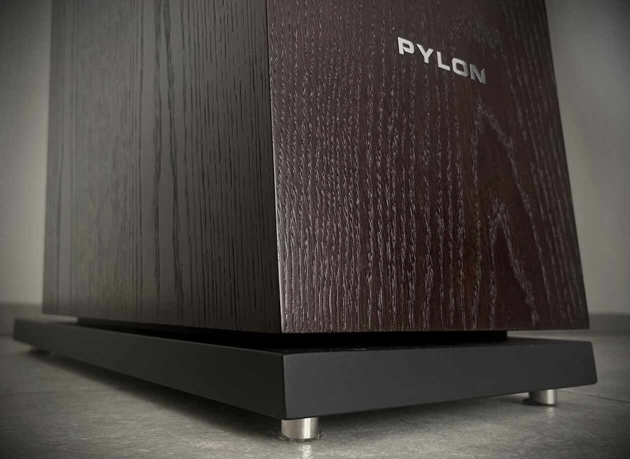 Pylon-Audio-Diamond-28-mk2-Sockel