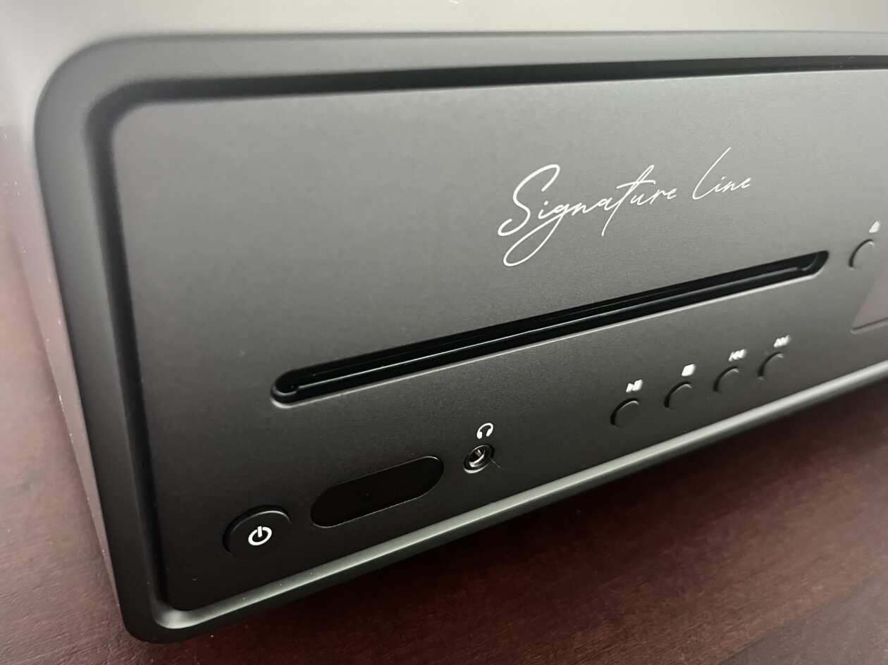 sonoro-maestro-quantum-signature-detail-logo-cd