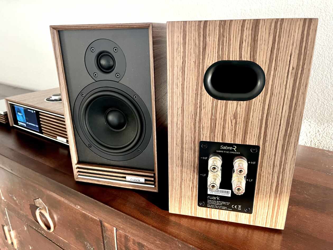 Ruark-R610-Sabre-R-offen-Rueckseite