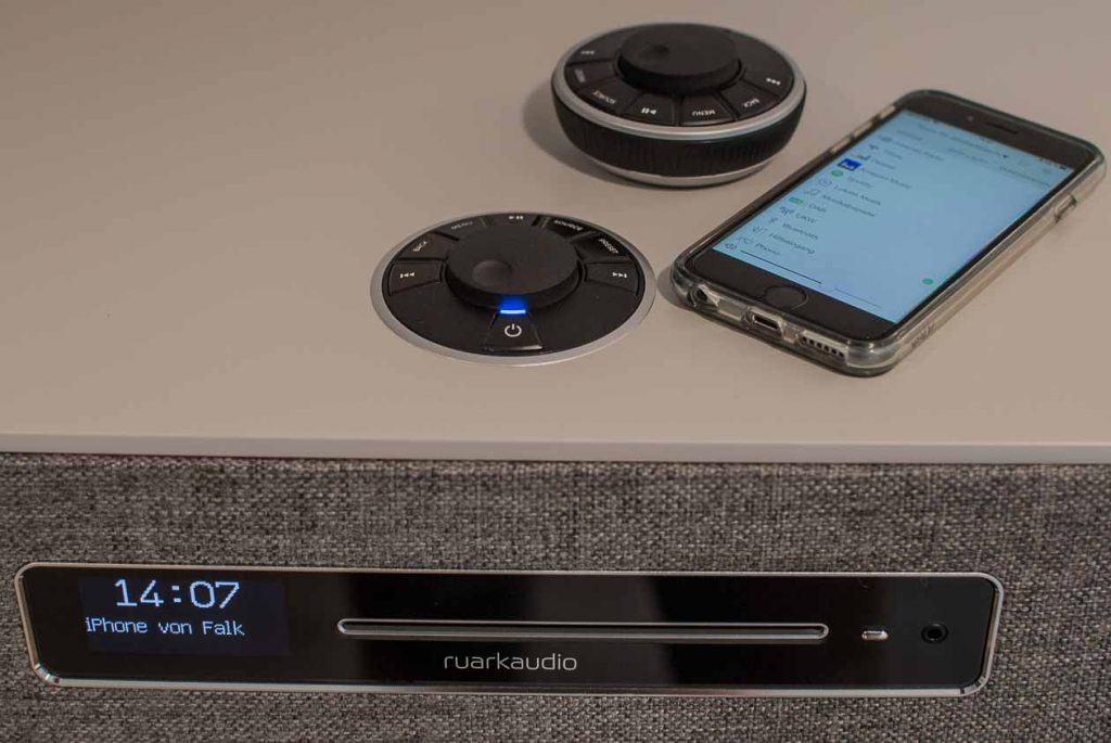 Ruark Audio R5 mit seinen drei Nutzer-Interfaces